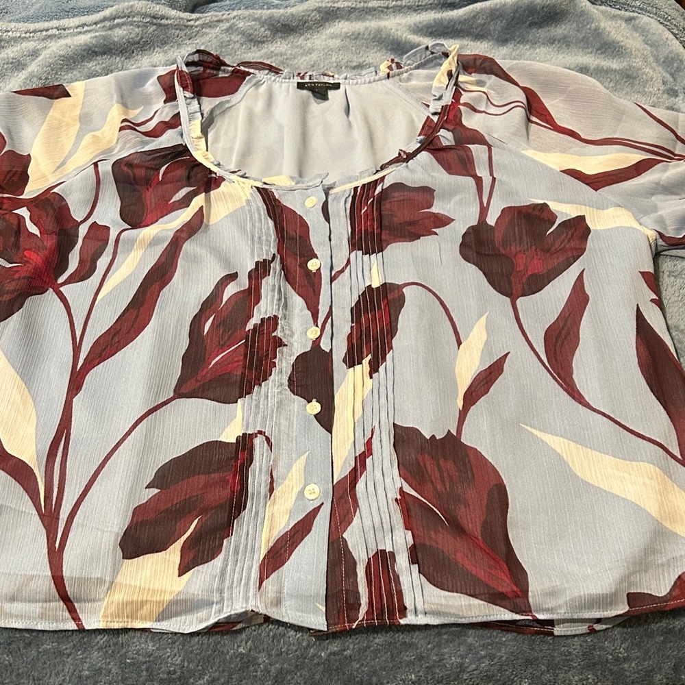 NWOT Ann Taylor Blue with Burgundy and Cream Floral Blouse Size Large